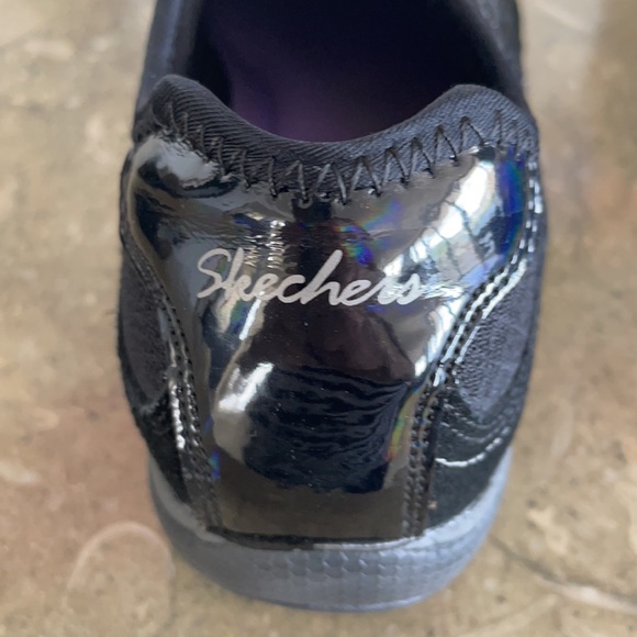 SKECHERS BLACK RELAXED FIT SNEAKERS - Picture 3 of 6